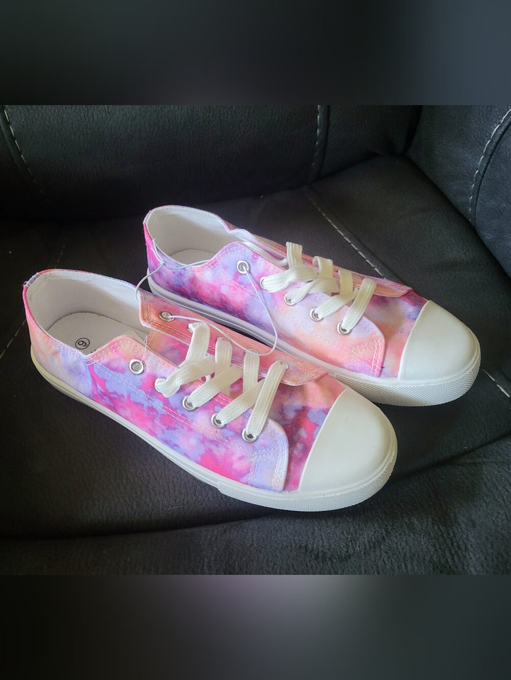 NWT Tie-Dye Pink Low-Top Canvas Sneakers.